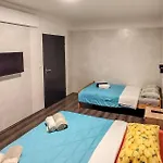 2 Bedroom Awesome In Lägenhet Njivice