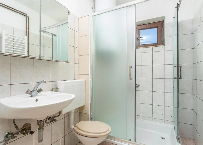 2 Bedroom Awesome In ニヴィーチェ