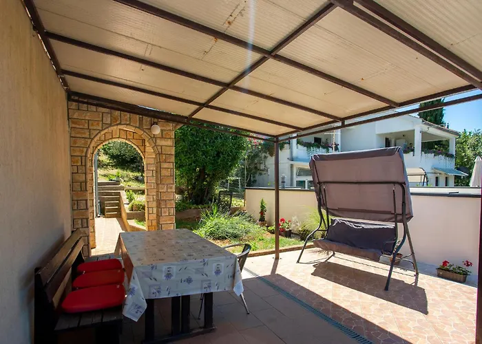 Apartament 2 Bedroom Awesome In