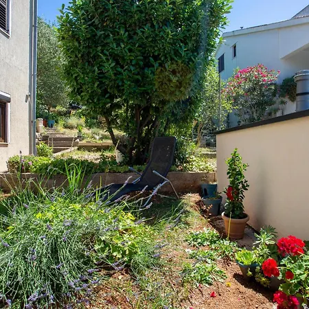 2 Bedroom Awesome In Apartment *